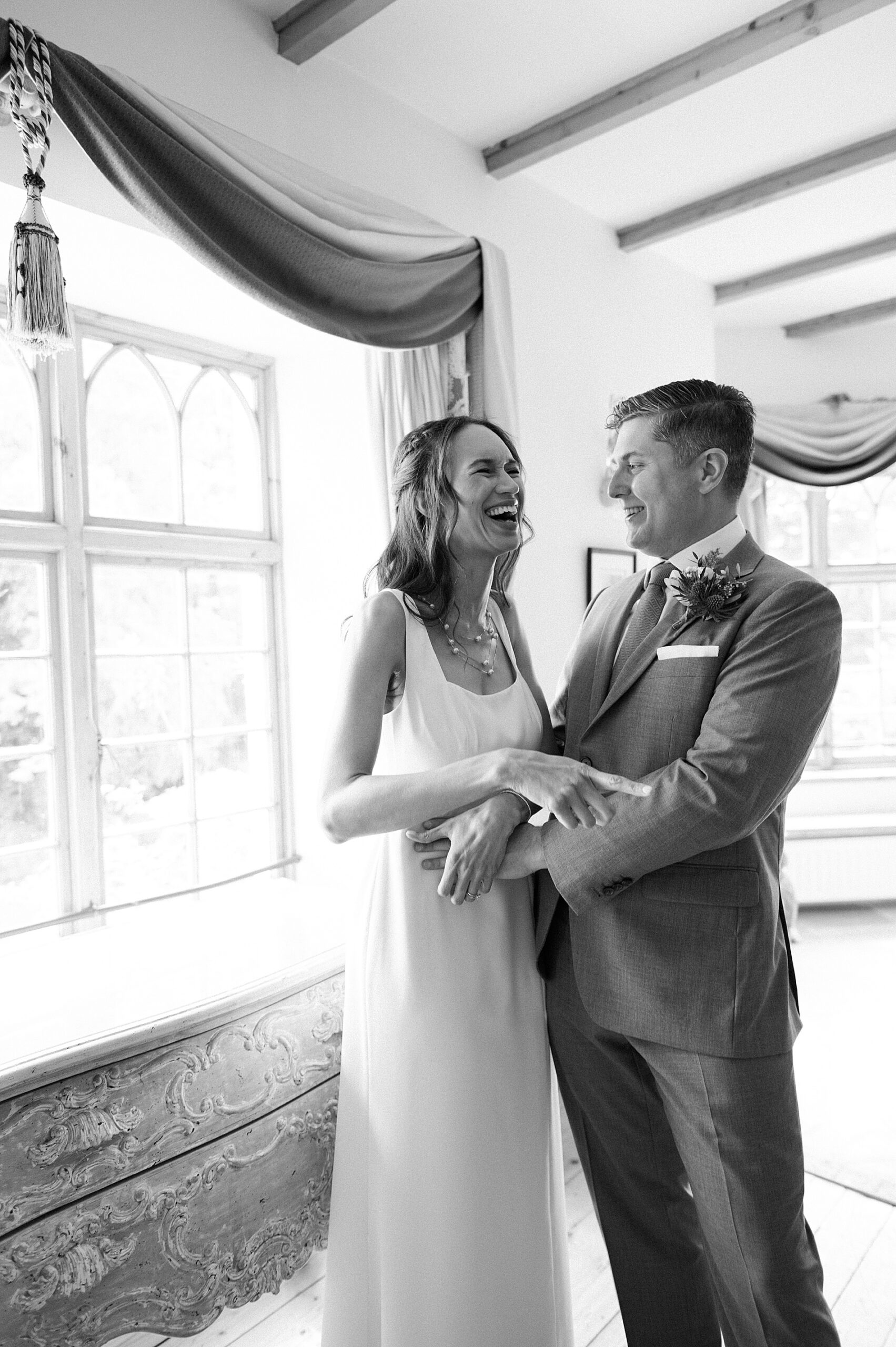 candid wedding photography 