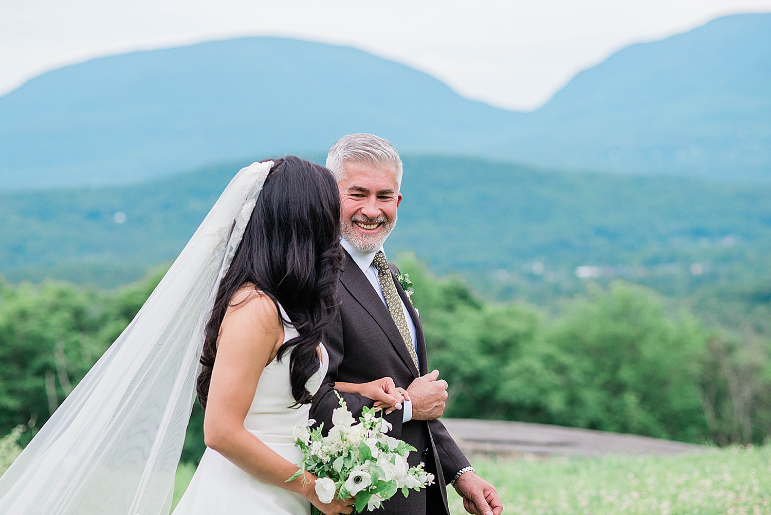 father walks bride down the aisle