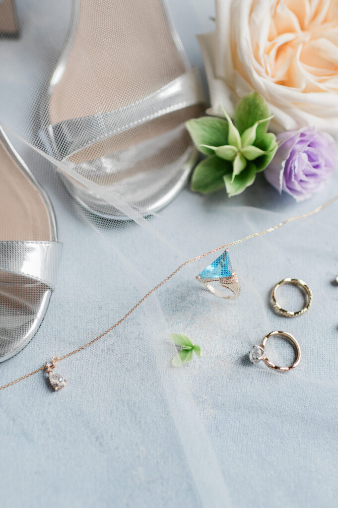 Bridal Shoes and jewelry with bridal flowers