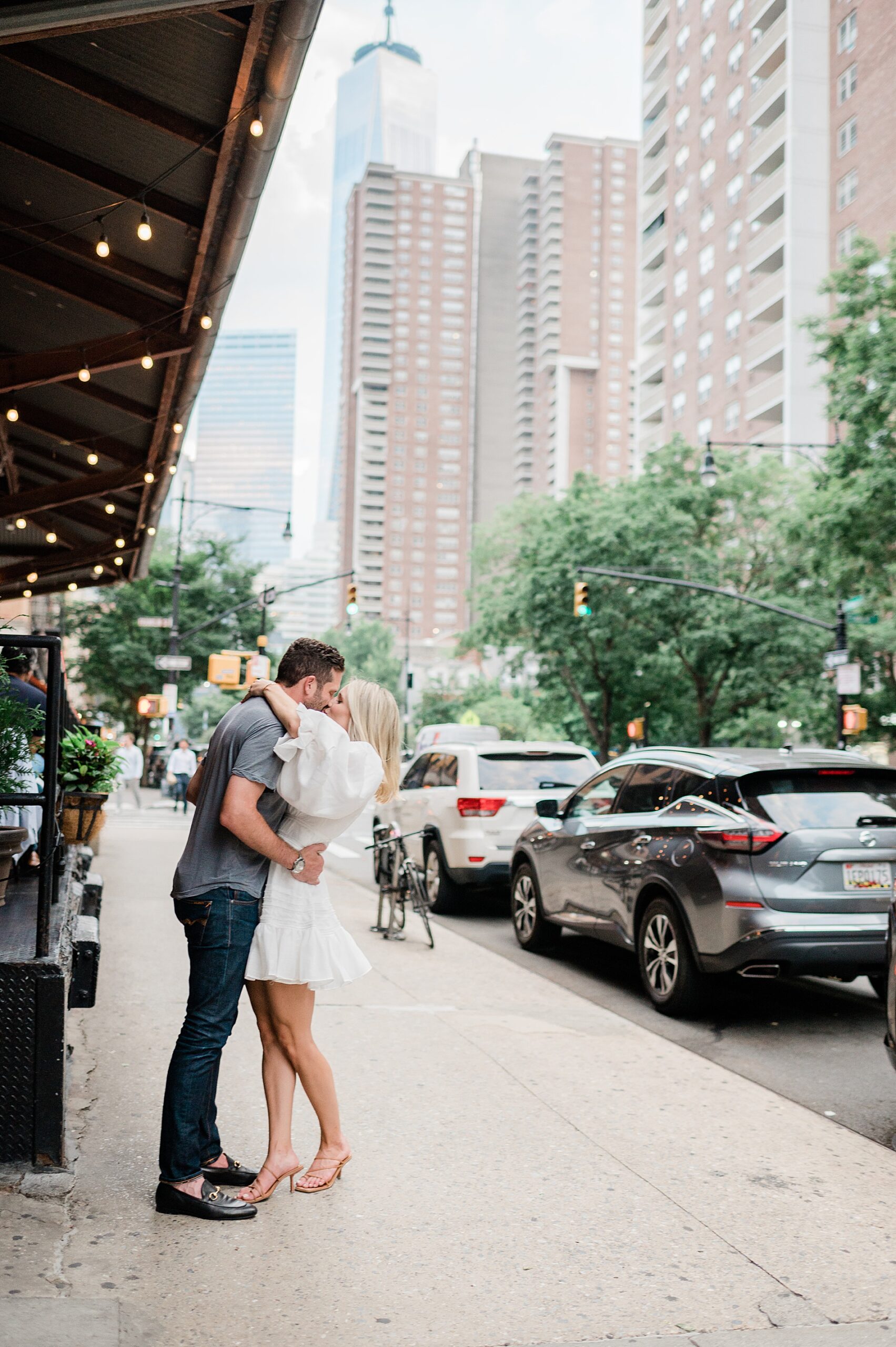 couple kiss on street in NYC
