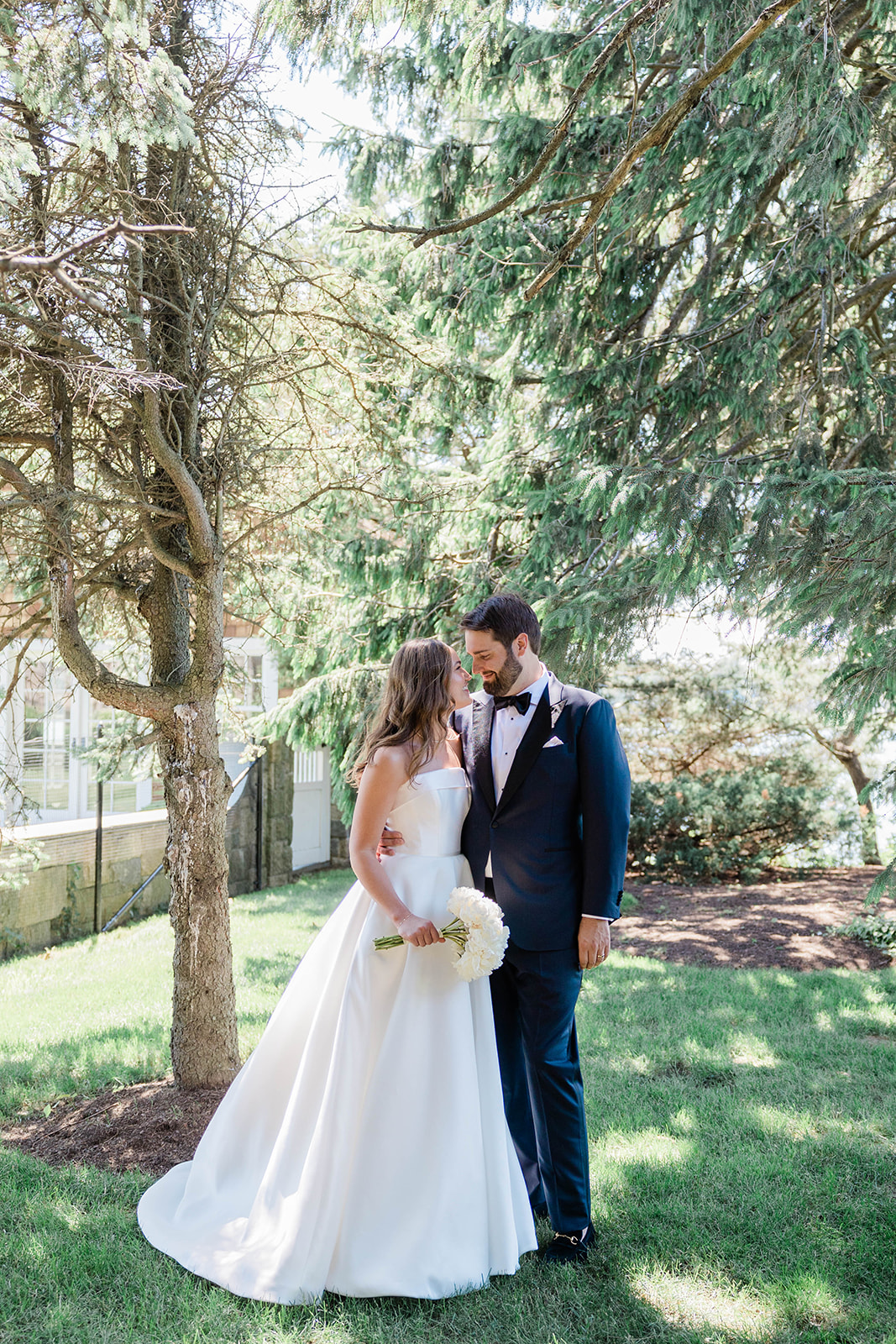 bride and groom portraits at Riverside Yacht Club 