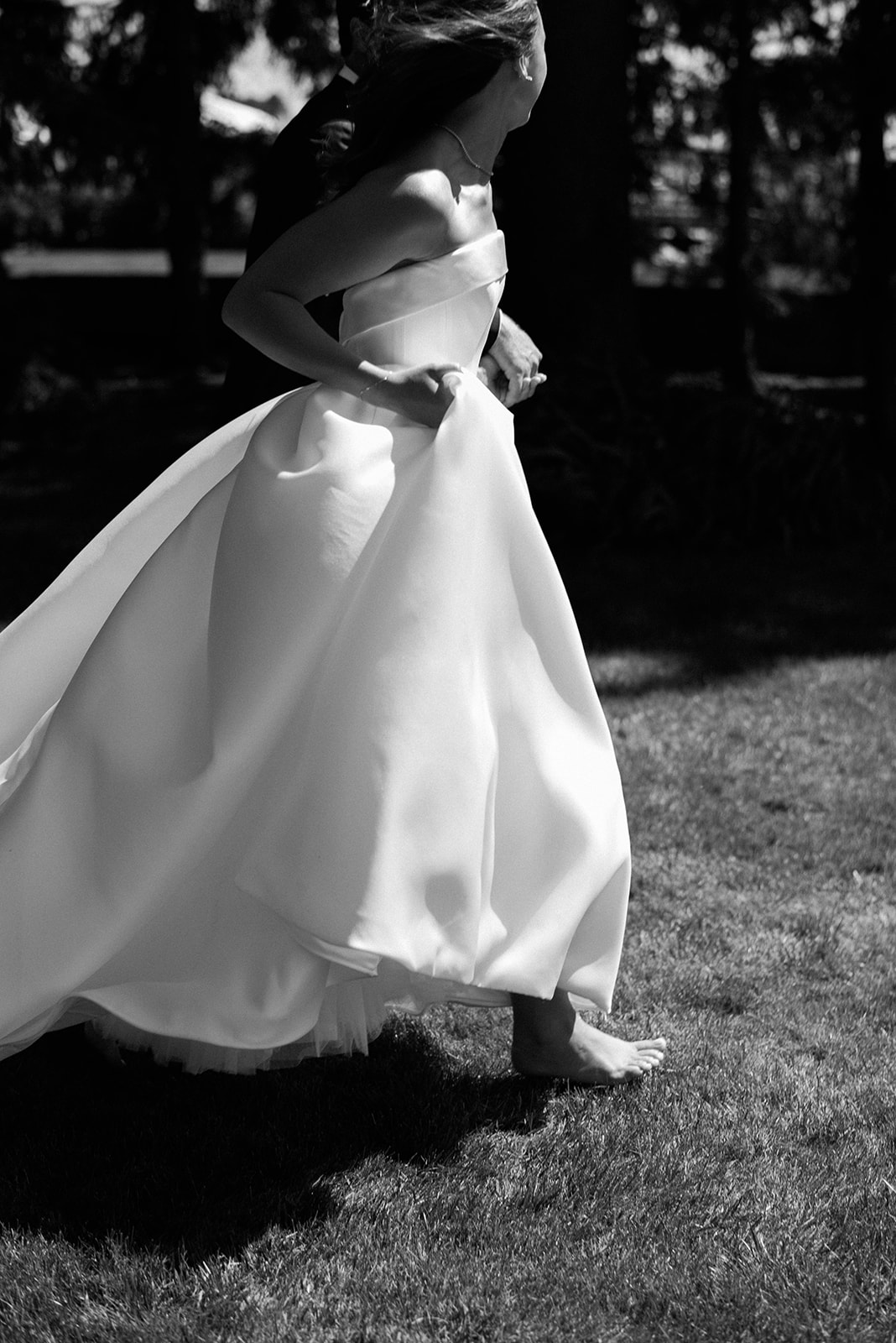 timeless bridal portraits in wedding gown