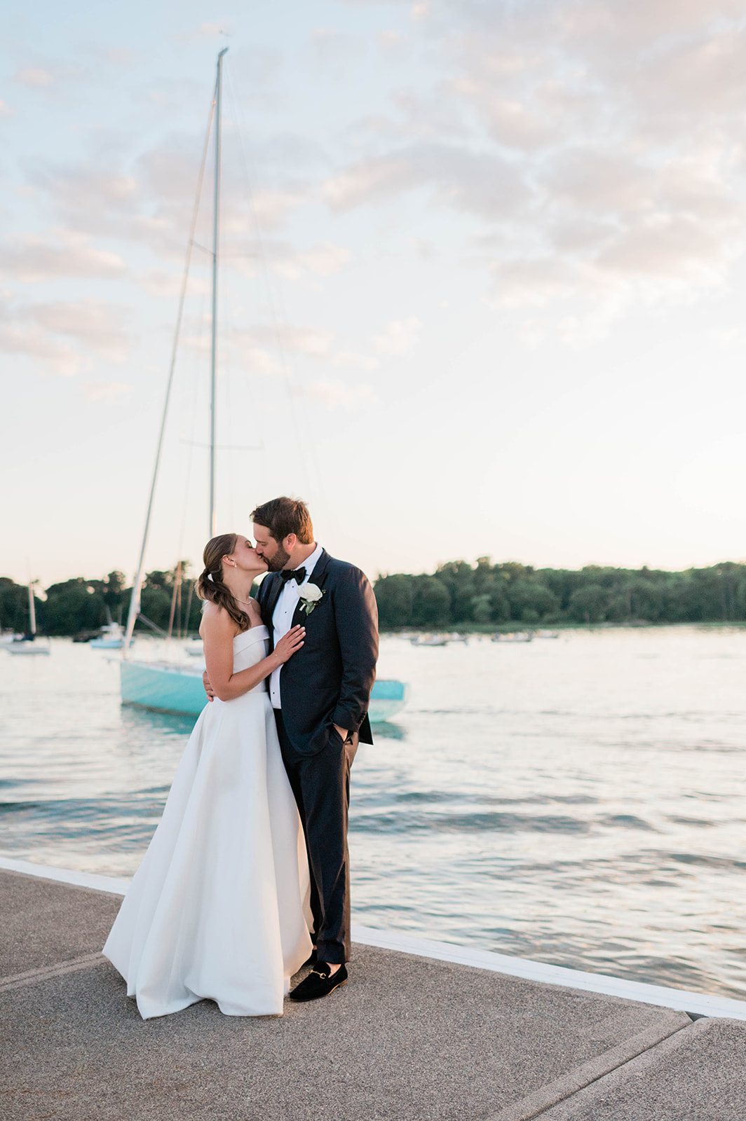 romantic wedding photos from Riverside Yacht Club Summer Wedding